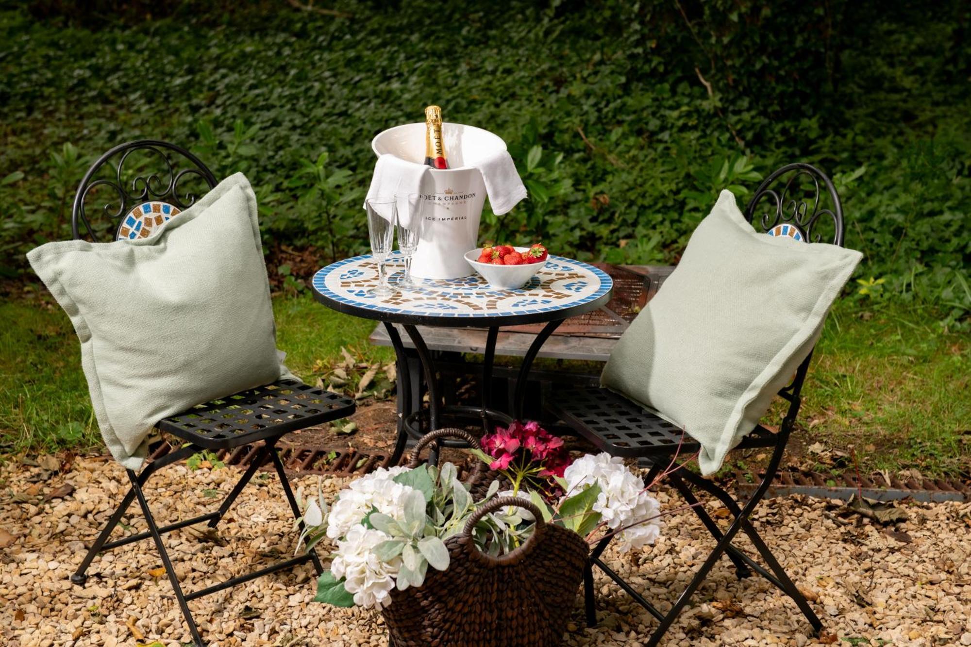 Honeycombe - Treehouse In The Heart Of Dorset Villa Blandford Forum Eksteriør billede